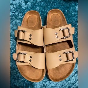 Comfy tan platform sandals